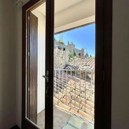 La Barbacane Pied Cite Medievale