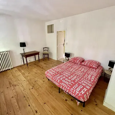 La Barbacane Pied Cite Medievale Szálloda *