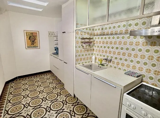 La Barbacane Pied Cite Medievale Hotel